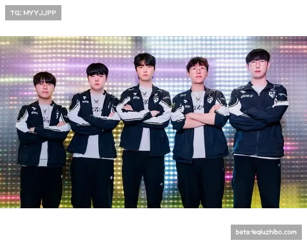 三叔携手Cuzz亮相GEN对KT海报，赛前气氛渐浓